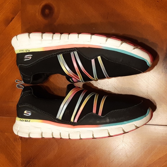 Skechers Lite-Weight Black Slip On Sneakers - Picture 3 of 10